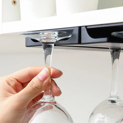 Suporte de Taças para Parede Sem Ferramentas – Expositor de Copos em Plástico Reforçado | Armazenamento de Taças de Vinho para Cozinha ou Bar | Economia de Espaço